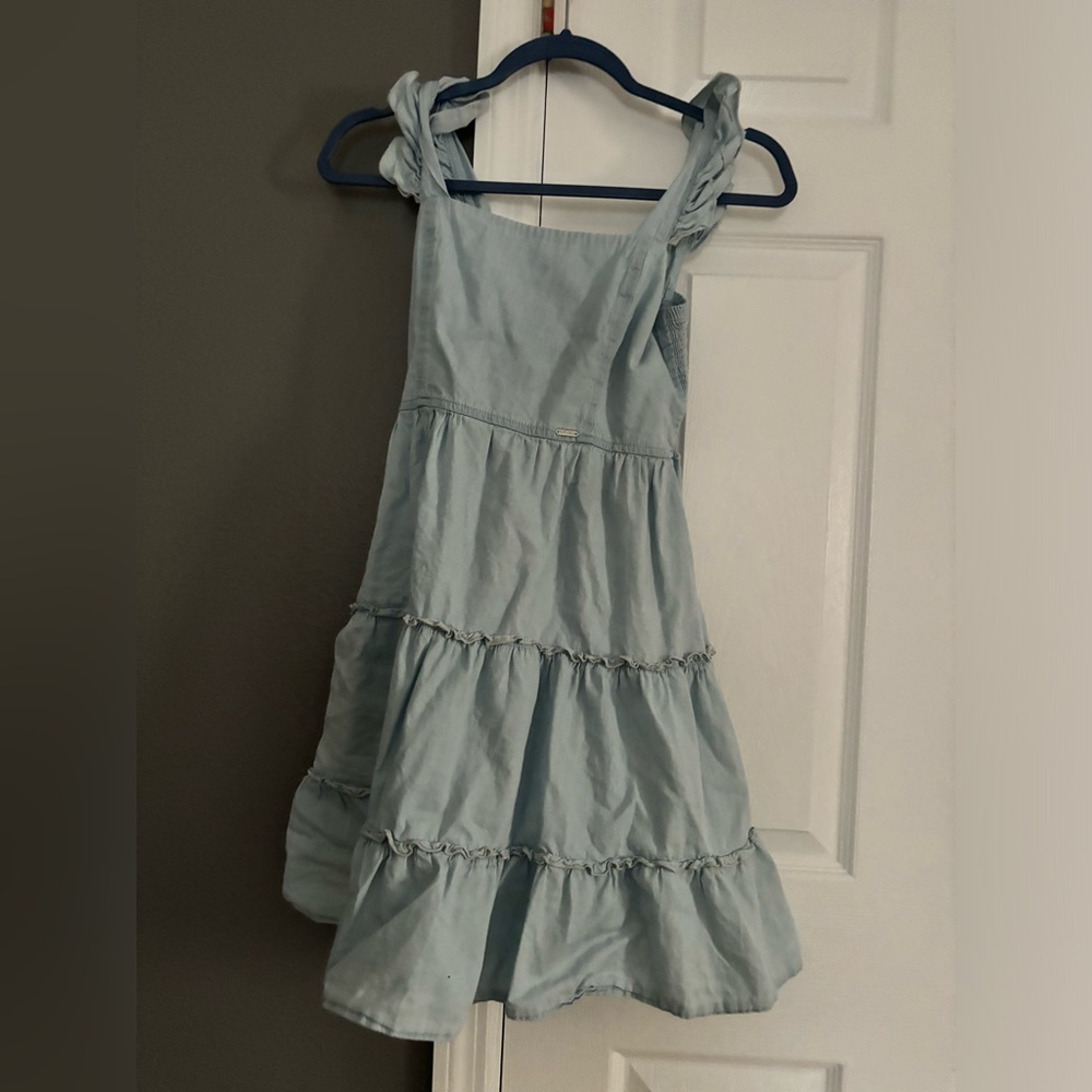 blue dress